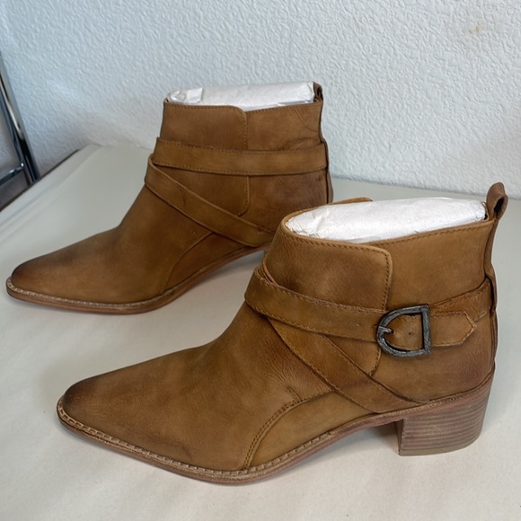 Free People Back Loop Leather Ankle Boot NWOB Size 8.5 - Picture 5 of 8